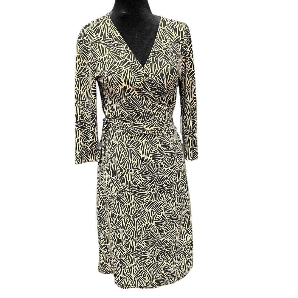 BCBGMaxAzria Petites Black and Tan Patterned Wrap Dress Size MP